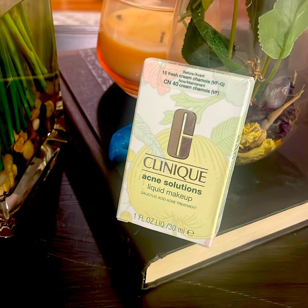 NEW Clinique acme solition liquid makeup